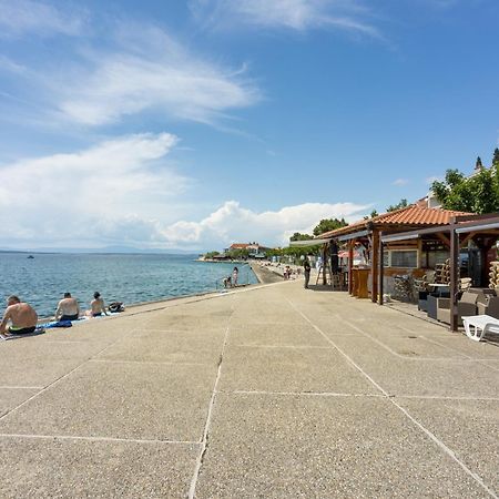 Apartments With A Parking Space Selce, Crikvenica - 5531 Bagian luar foto