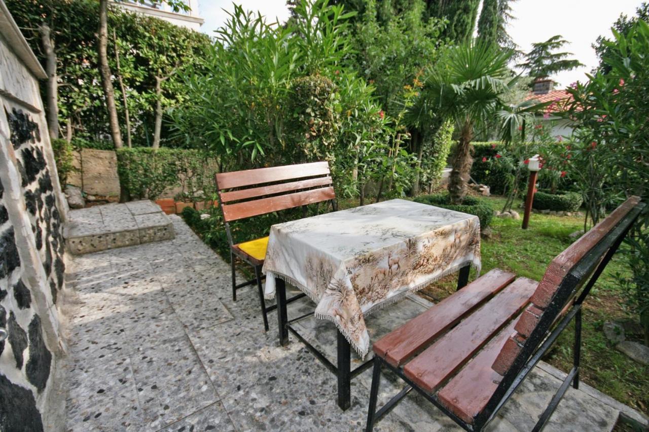Apartments With A Parking Space Selce, Crikvenica - 5531 Bagian luar foto