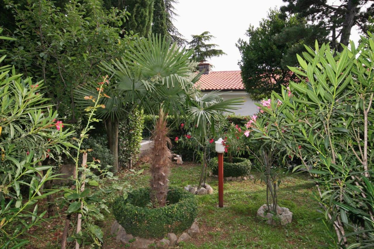 Apartments With A Parking Space Selce, Crikvenica - 5531 Bagian luar foto