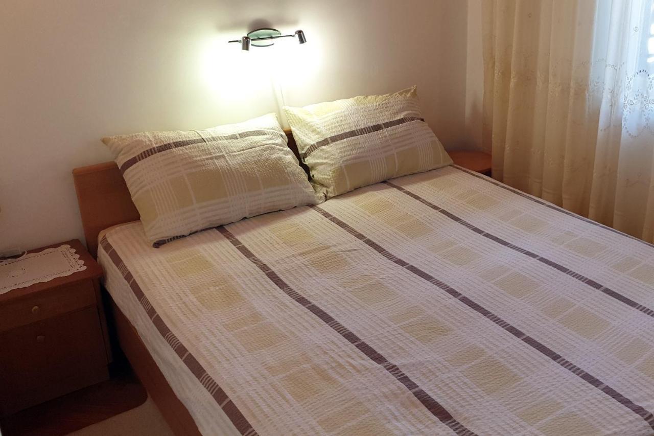 Apartments With A Parking Space Selce, Crikvenica - 5531 Bagian luar foto