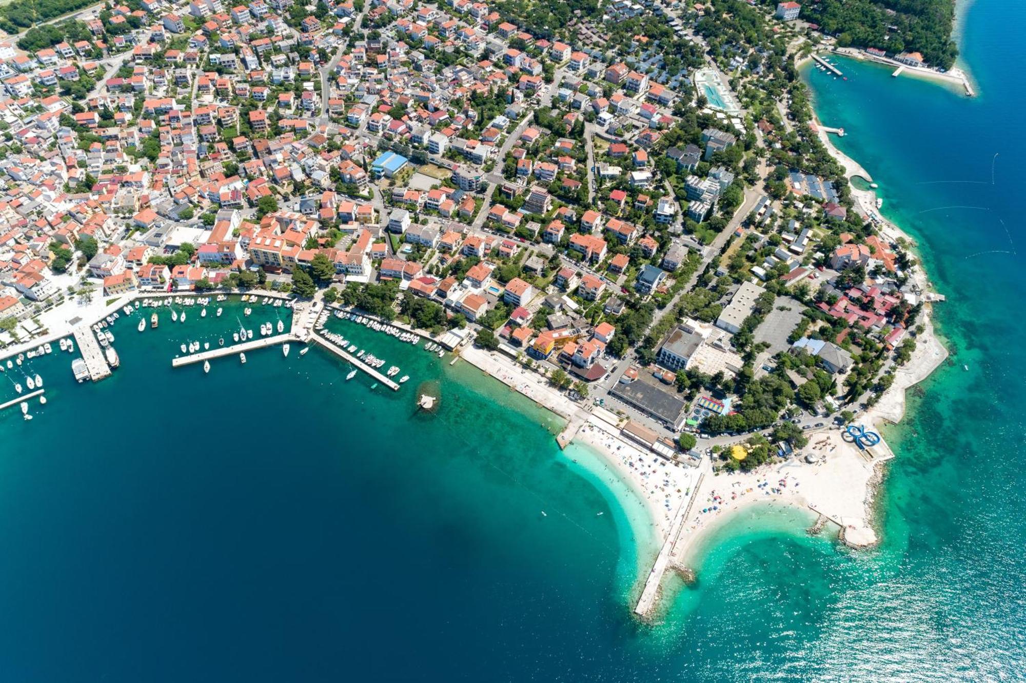 Apartments With A Parking Space Selce, Crikvenica - 5531 Bagian luar foto