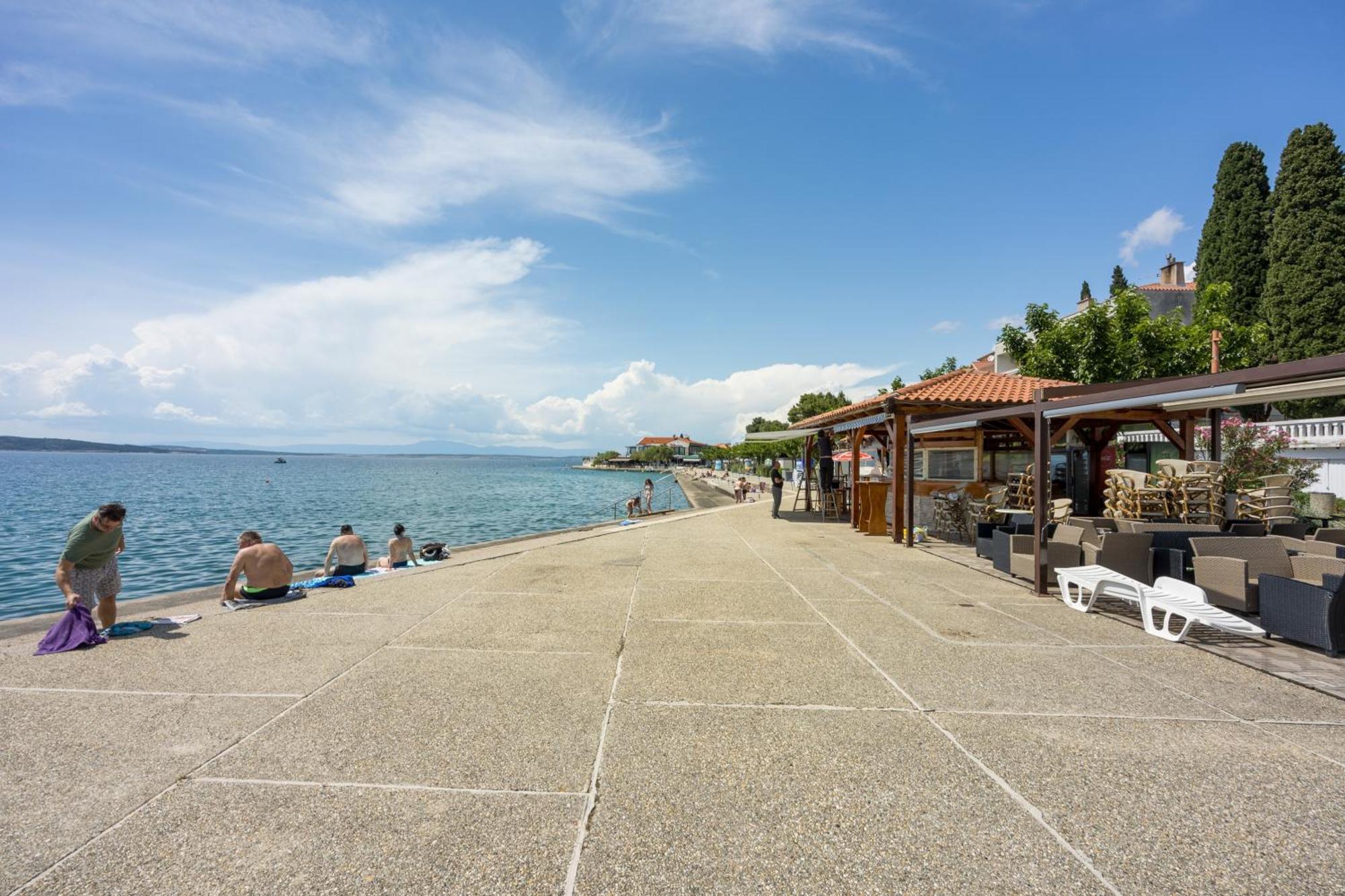 Apartments With A Parking Space Selce, Crikvenica - 5531 Bagian luar foto